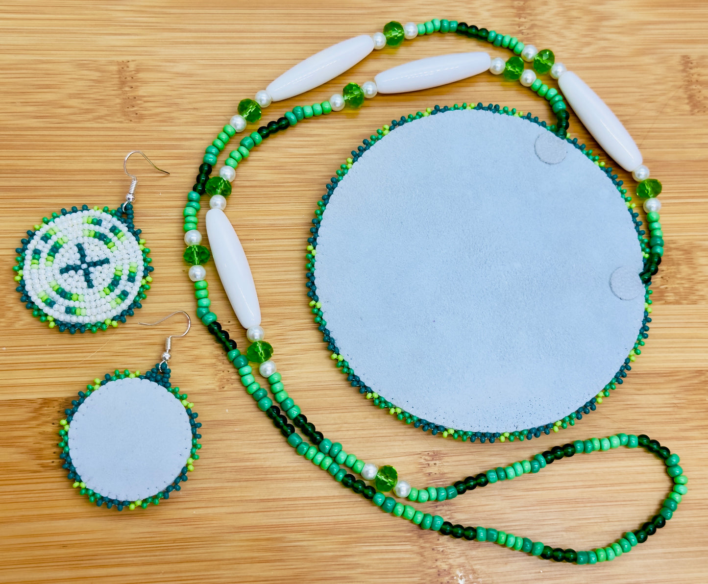 Handmade beaded 4" Green Flower/Starburst necklace Earrings set