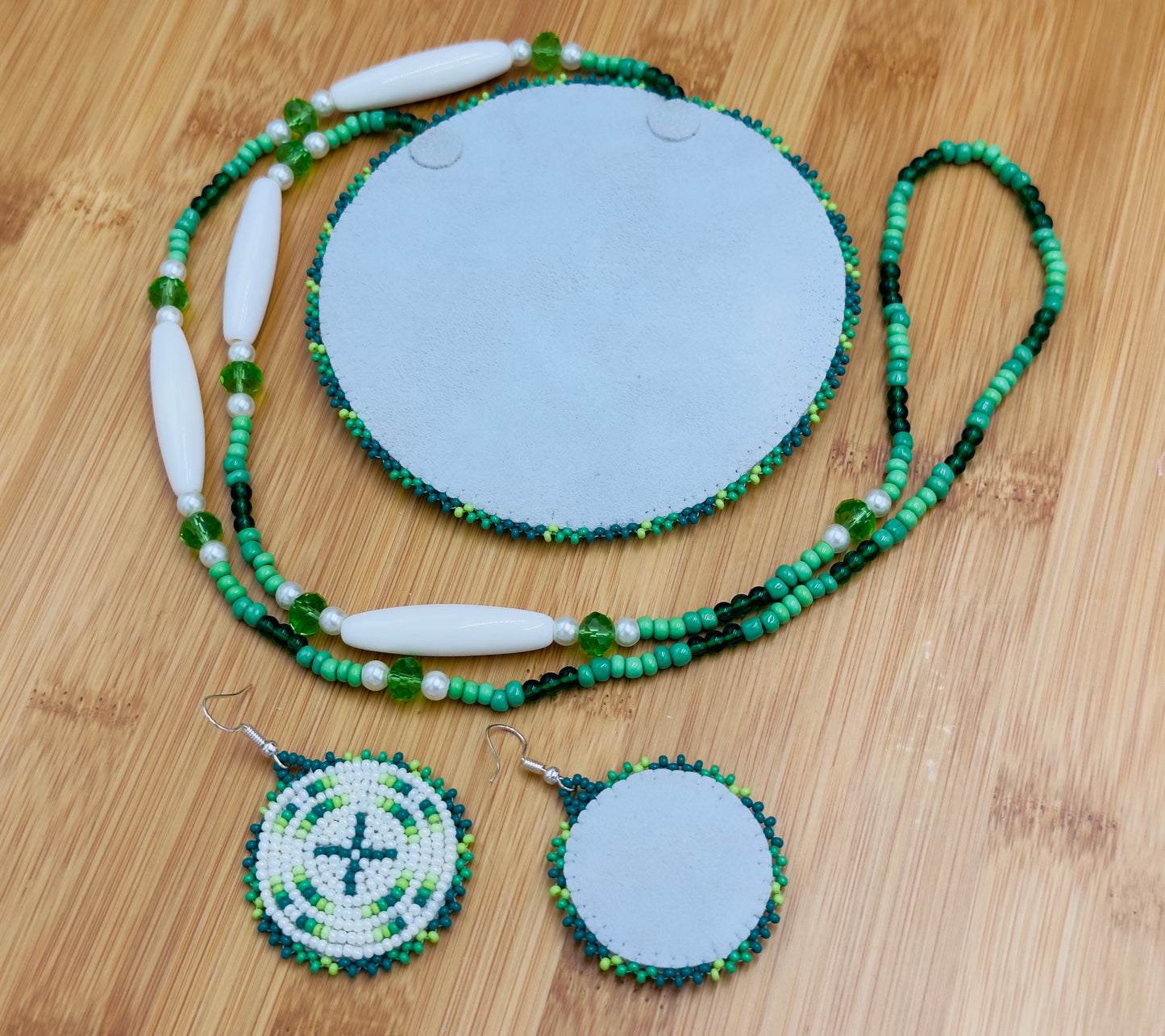 Handmade beaded 4" Green Flower/Starburst necklace Earrings set